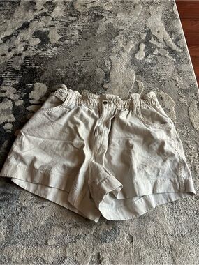 Forever 21 High-Waist Cream Elastic Shorts